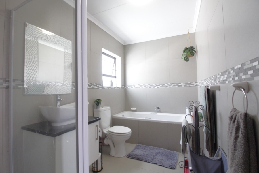 3 Bedroom Property for Sale in C Place Eastern Cape